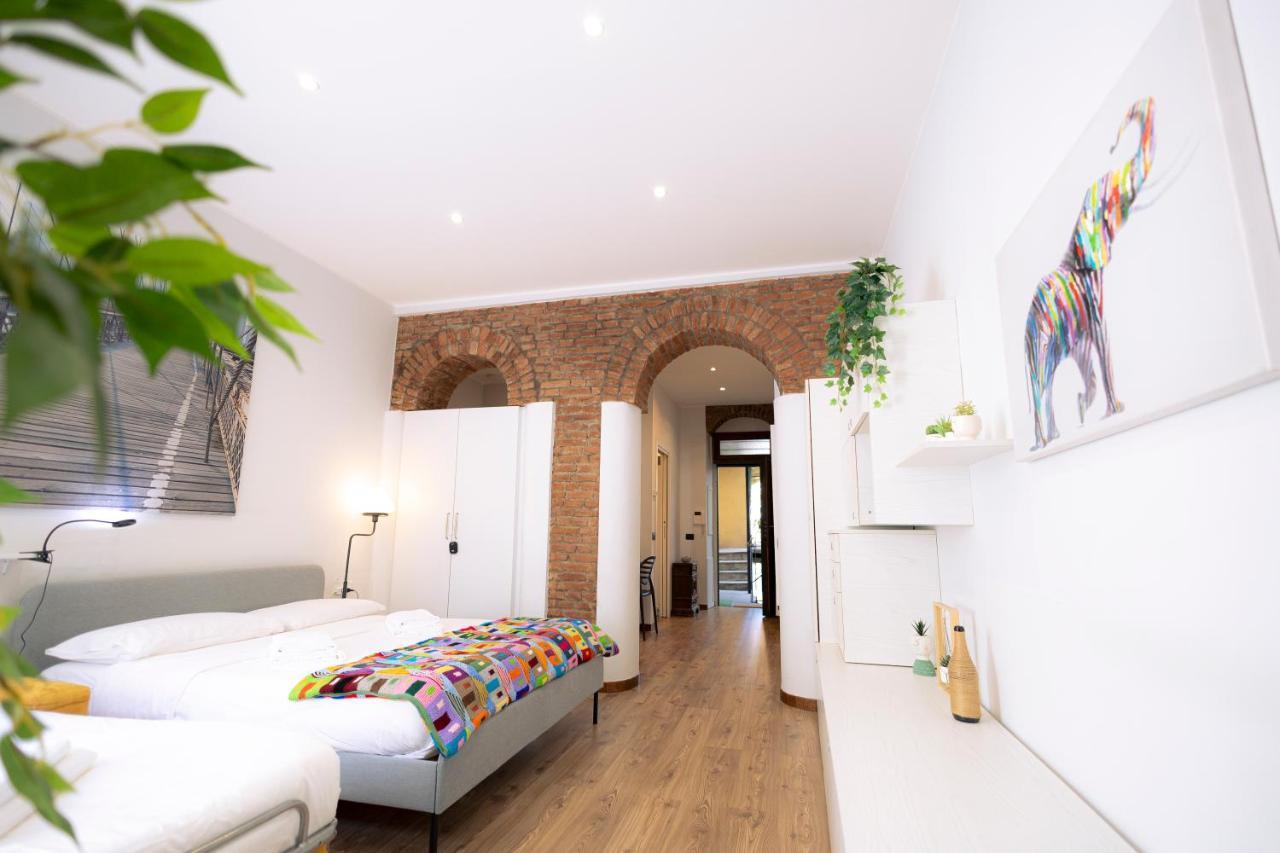 The Red Bricks Home - San Babila Area Milán Exterior foto